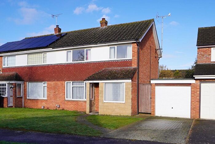 3 Bedroom Semi Detached House For Sale In Charlbury Road, Shrivenham, SN6