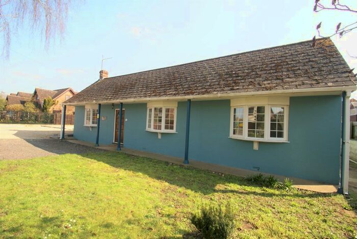 3 Bedroom Bungalow To Rent In Walworth Road, Picket Piece, Andover, SP11