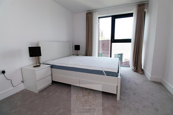2 Bedroom Apartment To Rent In Hawksbury Heights, Hewson Way, London, SE17