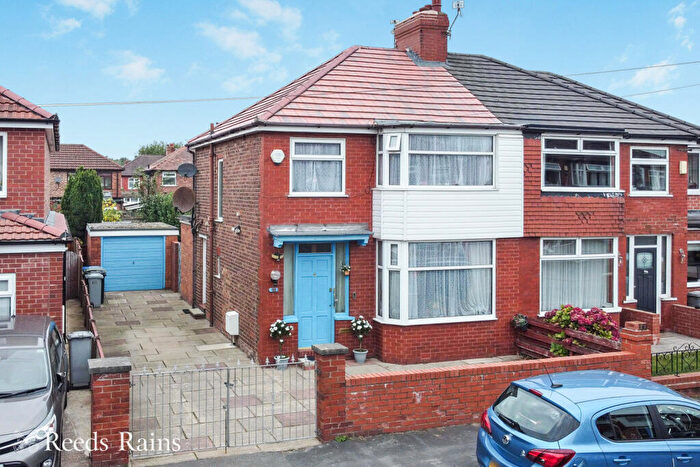 3 Bedroom Semi Detached House For Sale In Manley Road, Sale, Greater Manchester, M33