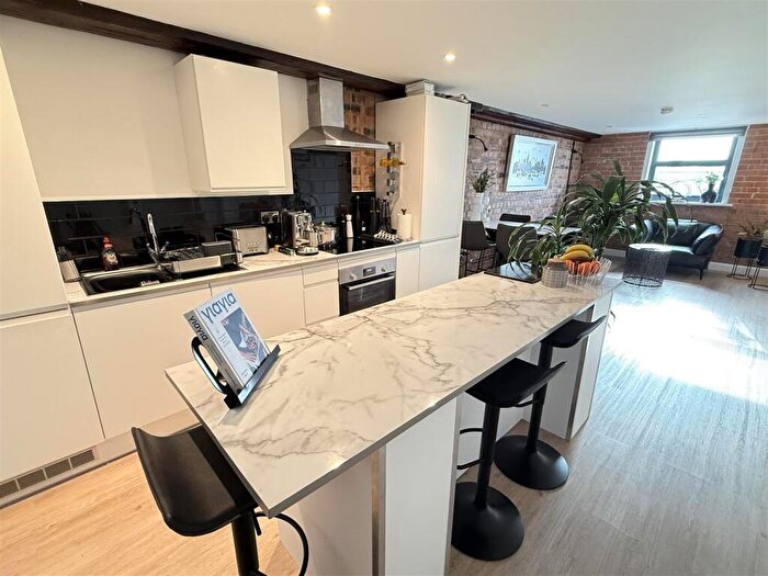 2 Bedroom Apartment For Sale In Wetmore Road, Burton-On-Trent, DE14