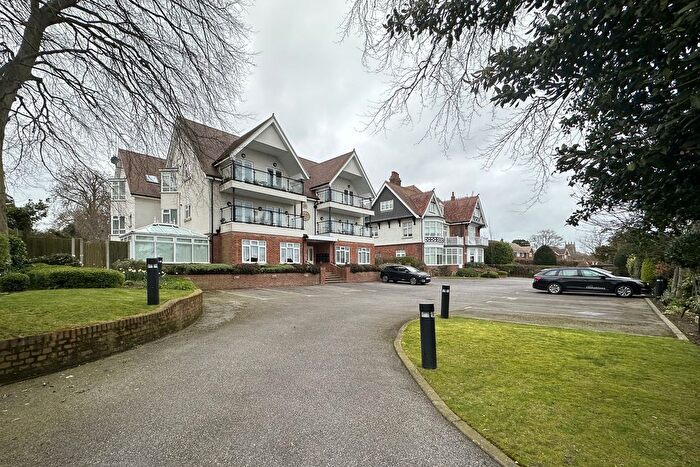 3 Bedroom Flat For Sale In Hawksdown Road, Walmer, CT14
