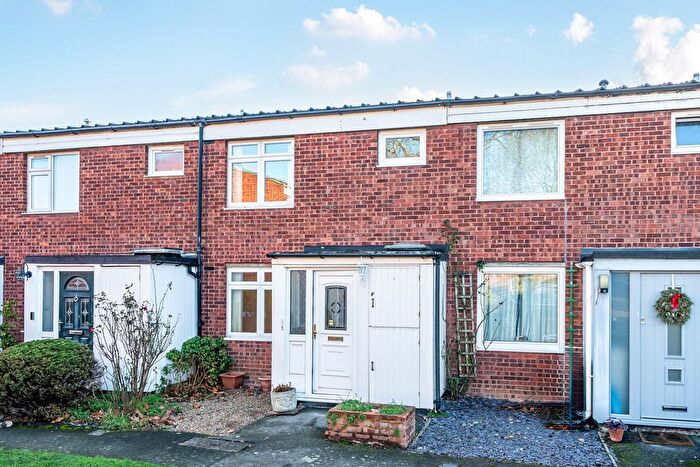 3 Bedroom Terraced House For Sale In Quaggy Walk, London, SE3