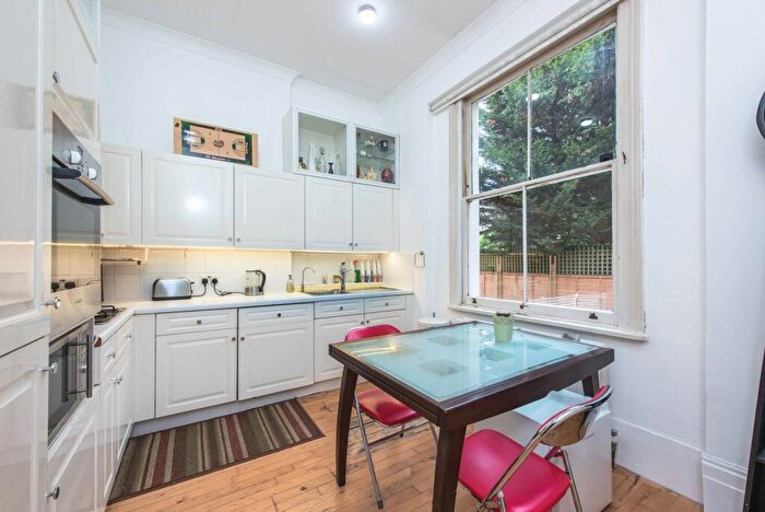 3 Bedroom Flat For Sale In Belsize Road, South Hampstead, London, NW6