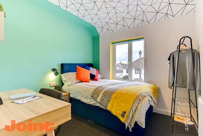 6 Bedroom House To Rent In Bishop Manor Road, Bristol, BS10