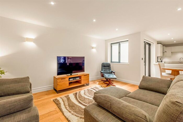 2 Bedroom Apartment For Sale In The Upper Drive, Hove, BN3