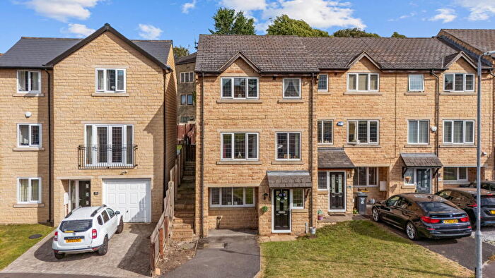 4 Bedroom Terraced House For Sale In The Orchards, Rastrick, HD6
