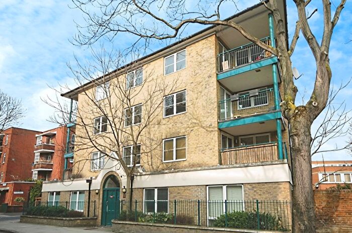 2 Bedroom Flat To Rent In Long Lane, London, SE1