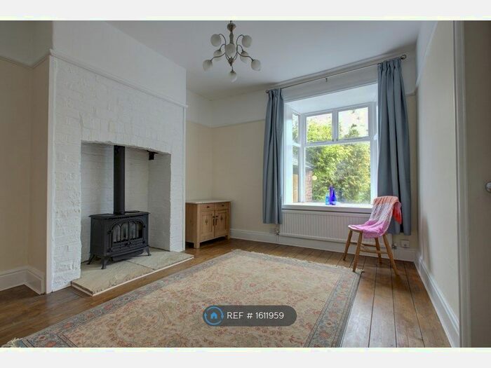 3 Bedroom Semi-Detached House To Rent In West Bond Street, Macclesfield, SK11