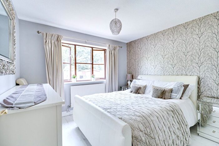 3 Bedroom Terraced House For Sale In Church Hollow, Purfleet-On-Thames, RM19