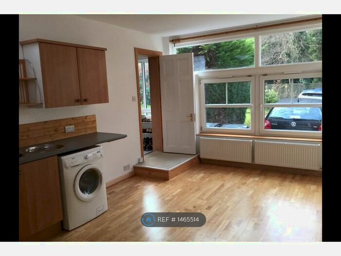 Studio To Rent In Freshfield Bank, Forest Row, RH18