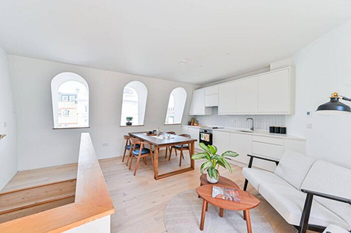 2 Bedroom Flat To Rent In Peckham High Street, Peckham Rye, London, SE15