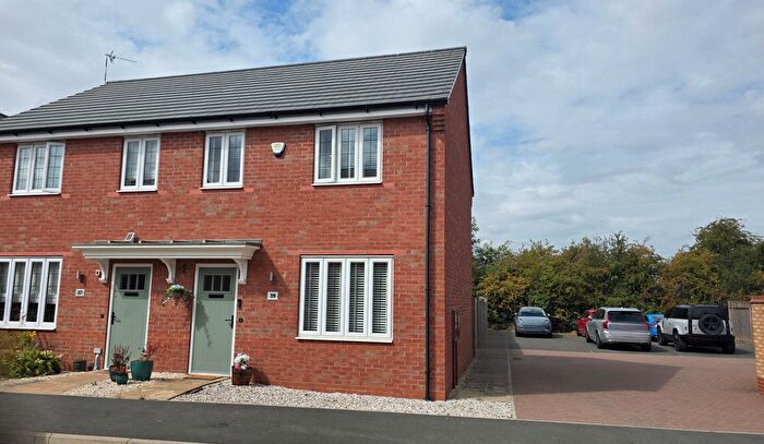 3 Bedroom Semi-Detached House For Sale In Moorhen Grove, Southam, CV47