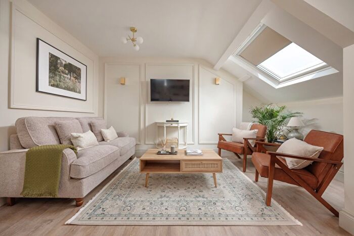 2 Bedroom Flat To Rent In Bounds Place, Millbay Road, Plymouth, PL1