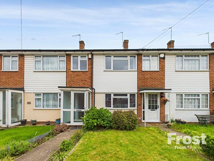 3 Bedroom Terraced House For Sale In Cherry Avenue, Langley, Berkshire, SL3