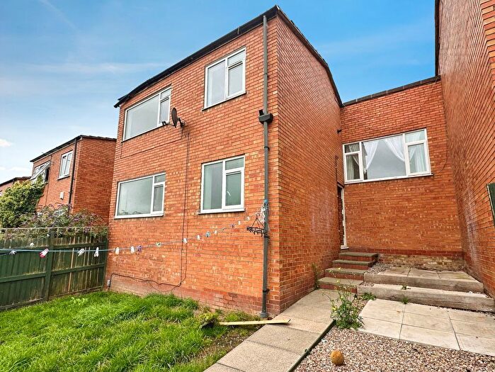 3 Bedroom Semi-Detached House For Sale In Chilcombe Close, Leicester, LE4