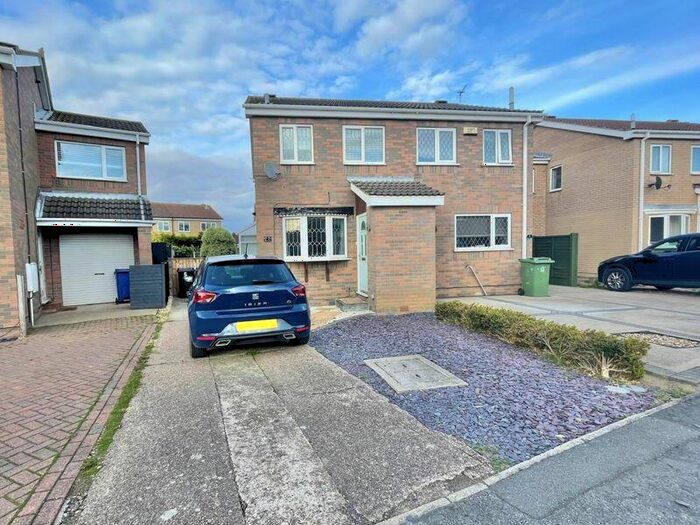 2 Bedroom Semi-Detached House To Rent In Eskham Close, Cleethorpes, DN35