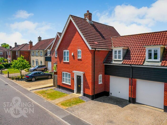 3 Bedroom Link Detached House To Rent In Sowdlefield Walk, Mulbarton, Norwich, NR14