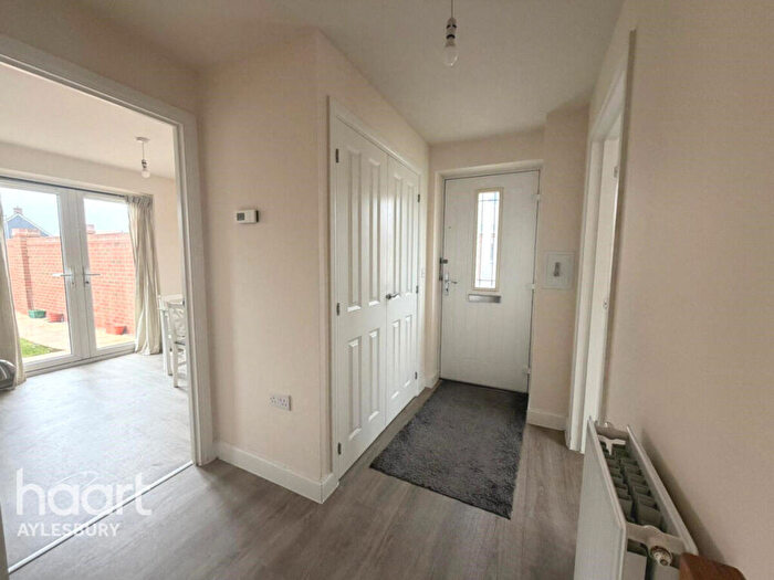 3 Bedroom Semi Detached House For Sale In Herald Street, Aylesbury, HP22