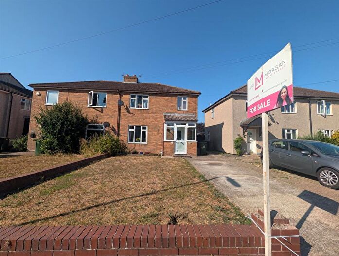 3 Bedroom Semi-Detached House For Sale In Fair Oak Road, Bishopstoke, Eastleigh, SO50