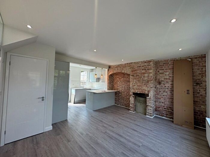 3 Bedroom End Of Terrace House To Rent In Maple Gardens, Edgware, HA8