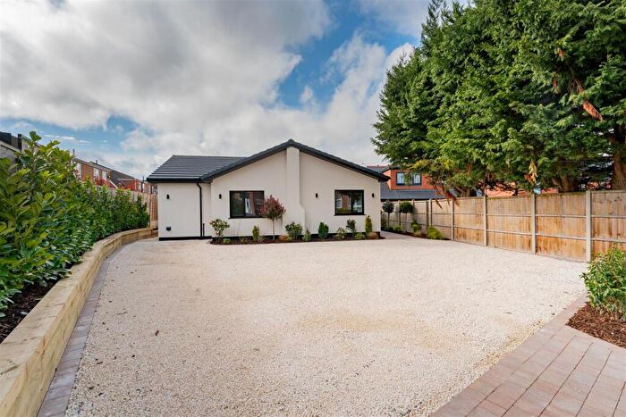 4 Bedroom Detached Bungalow For Sale In Seven Acres Lane, Thingwall, CH61
