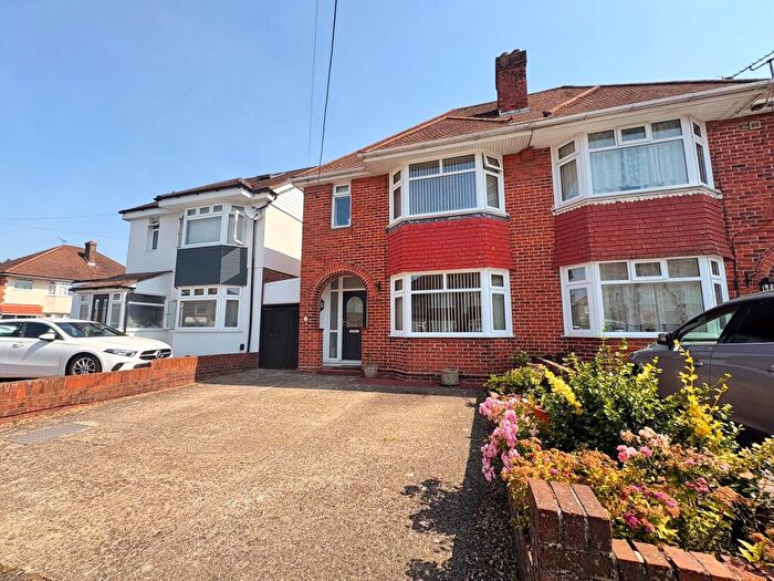 3 Bedroom Semi-Detached House For Sale In Munro Crescent, Regents Park, Southampton, SO15