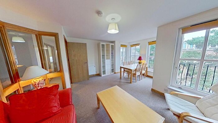 2 Bedroom Flat To Rent In Gayfield Close, Edinburgh, Midlothian, EH1