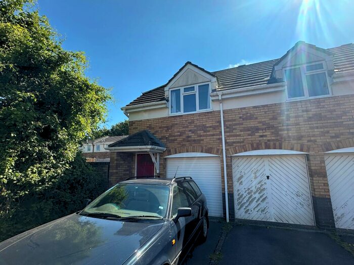 2 Bedroom Flat To Rent In Chippenham, SN14