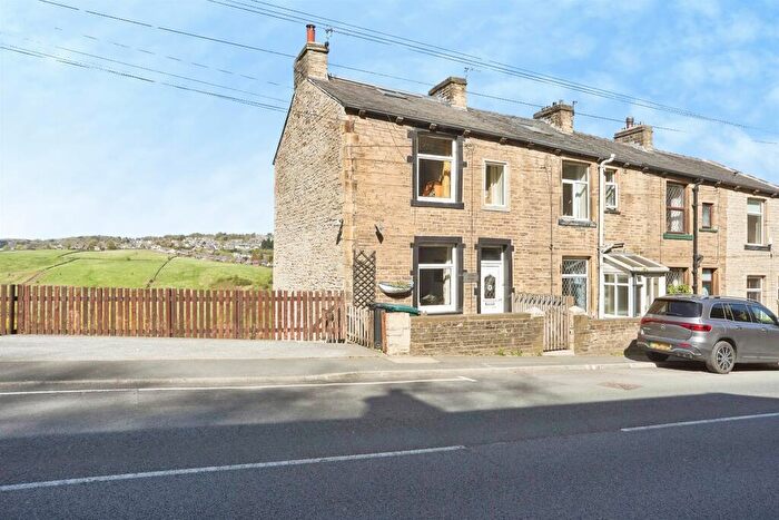 3 Bedroom End Of Terrace House For Sale In Halifax Road, Keighley, BD21