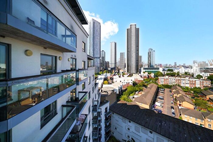 2 Bedroom Apartment To Rent In Limeharbour, London, E14