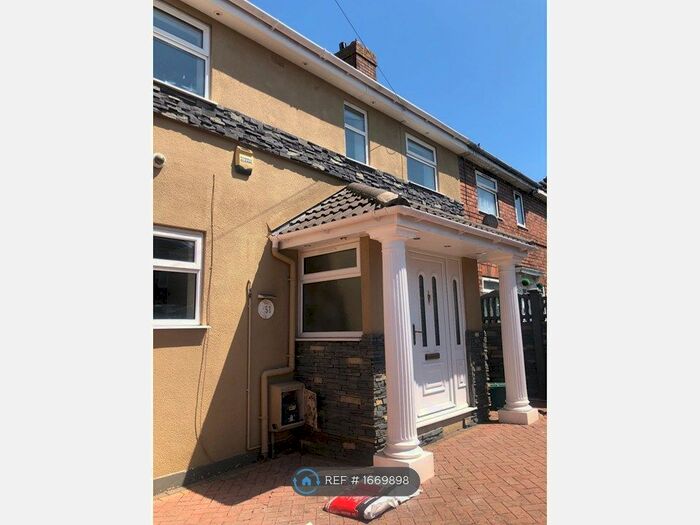 3 Bedroom Semi-Detached House To Rent In Marshfield Road, Bristol, BS16