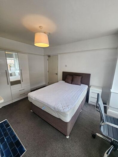 4 Bedroom Semi-Detached House To Rent In Eighth Avenue, Bristol, BS7