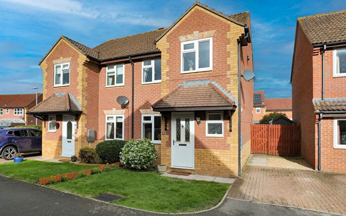 3 Bedroom Semi Detached House For Sale In Foxglove Close, Melksham, SN12