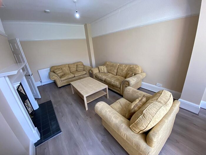 6 Bedroom Semi-Detached House To Rent In Wellington Road, Fallowfield, Manchester, M14