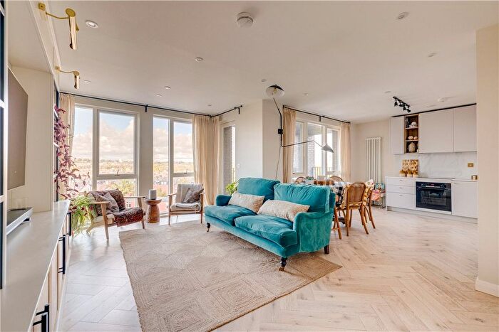 3 Bedroom Flat For Sale In Ravensbury Terrace, London, SW18