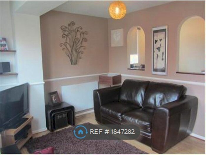 1 Bedroom Maisonette To Rent In Twitchen Lane, Milton Keynes, MK4