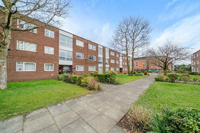 2 Bedroom Apartment For Sale In Knowles Court, Eccles Old Road, Salford, M6