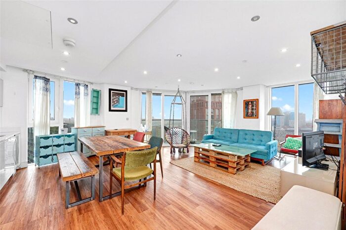 2 Bedroom Flat For Sale In Alie Street, London, E1