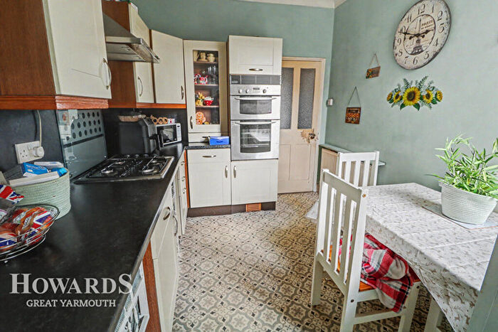 3 Bedroom Terraced House For Sale In Nelson Road North, Great Yarmouth, NR30