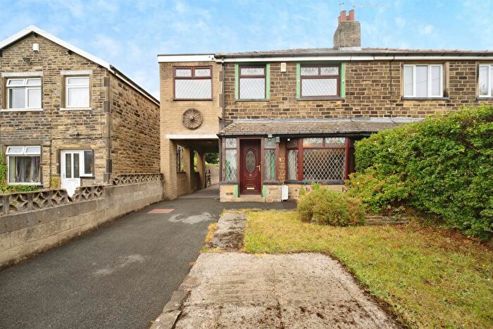 4 Bedroom Semi-Detached House For Sale In Tyersal Avenue, Bradford, BD4
