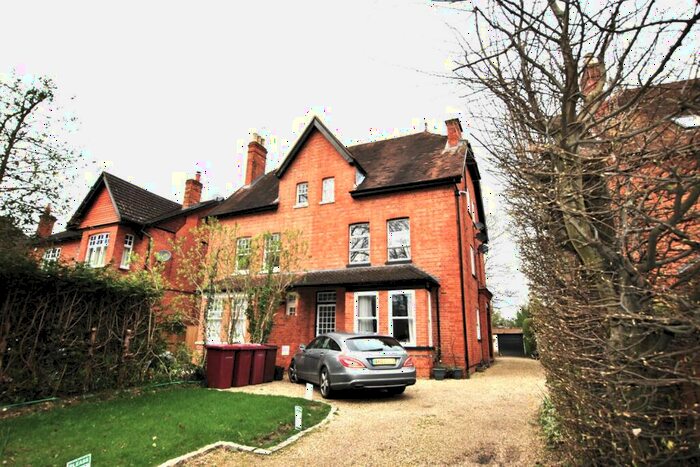 2 Bedroom Apartment To Rent In Woodcote Road, Reading, RG4