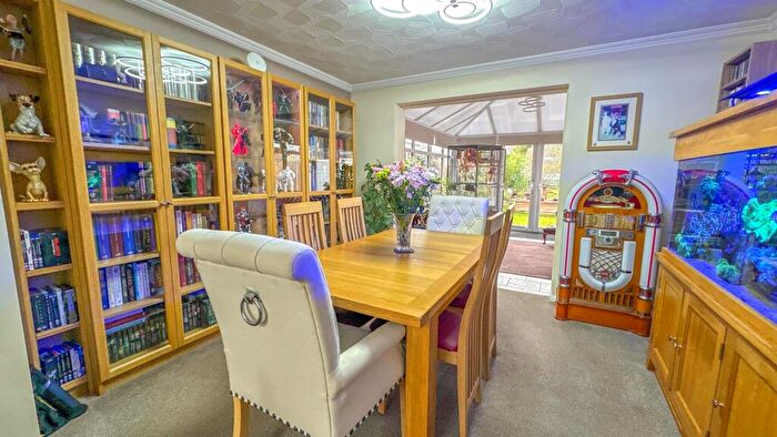 4 Bedroom Detached House For Sale In The Long Shoot, Nuneaton, CV11