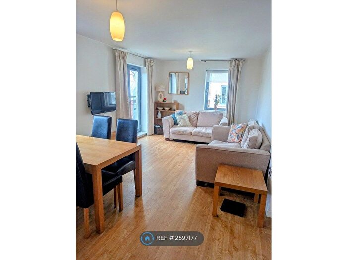 2 Bedroom Flat To Rent In St Christophers Court, Swansea, SA1