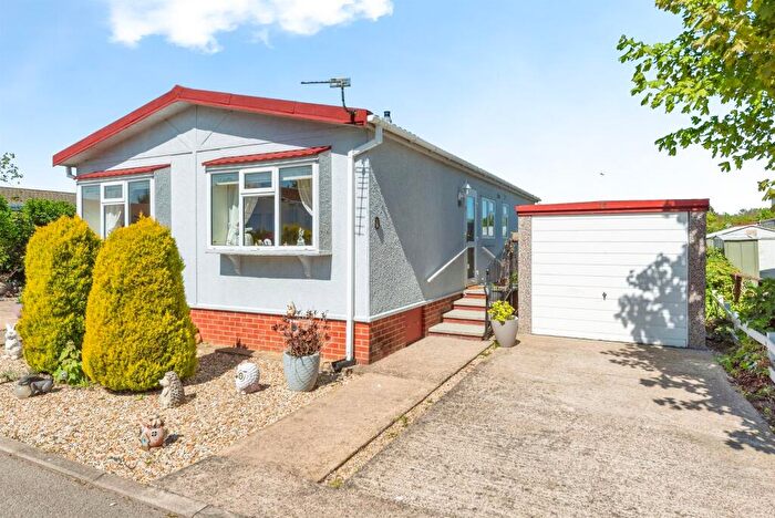 2 Bedroom Park Home For Sale In Allington Gardens, Allington, Grantham, NG32
