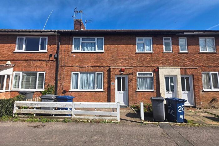 2 Bedroom Maisonette To Rent In The Acacias, New Barnet, EN4