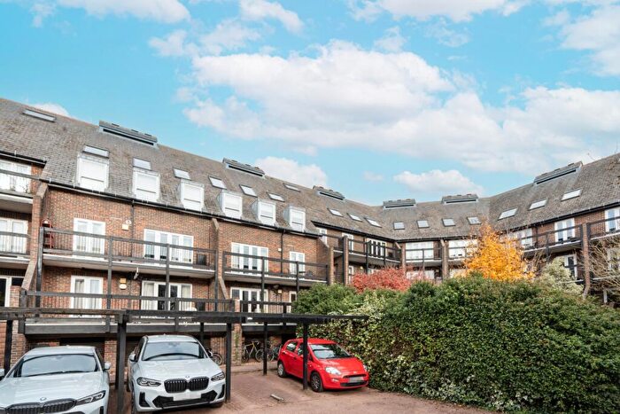 1 Bedroom Apartment To Rent In Folly Bridge Court, Oxford, OX1