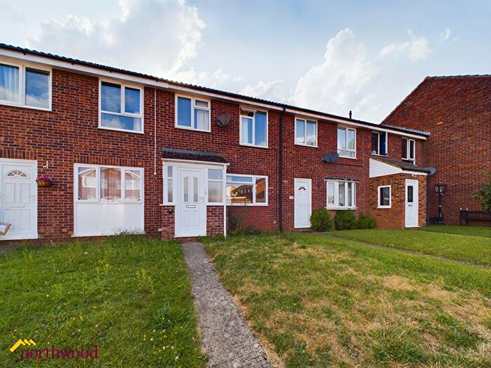 3 Bedroom Terraced House To Rent In Cheviot Way, Banbury, OX16
