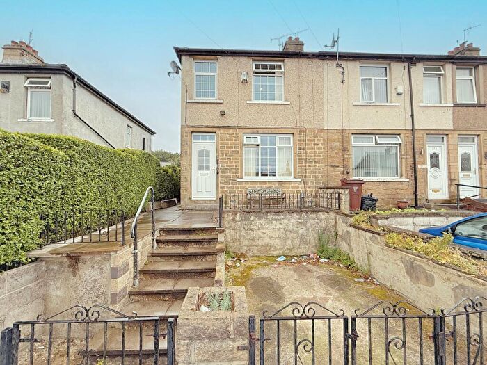 3 Bedroom Terraced House For Sale In Carr Bottom Road, Bradford, BD5