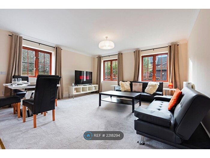 2 Bedroom Flat To Rent In Monkston Park, Milton Keynes, MK10